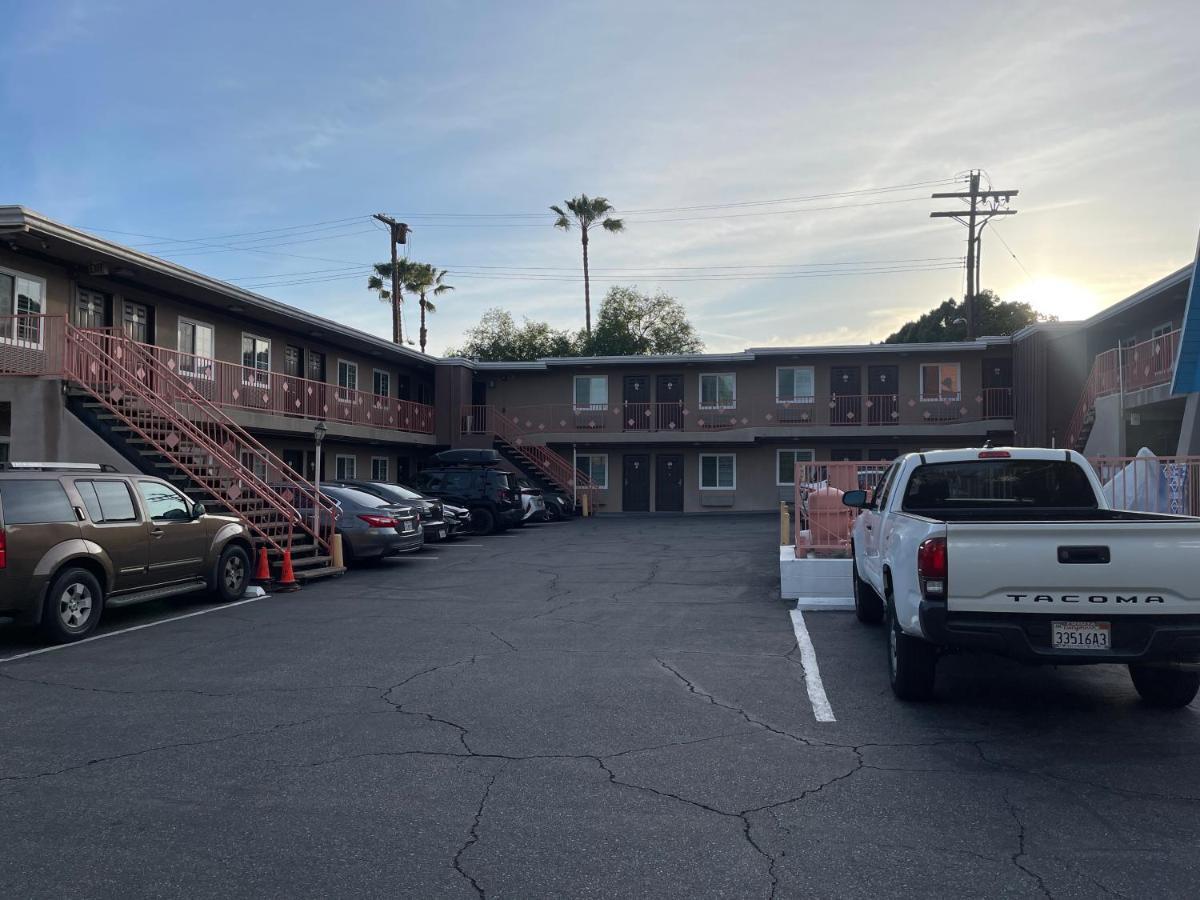 La Casa Inn Pasadena Exterior photo